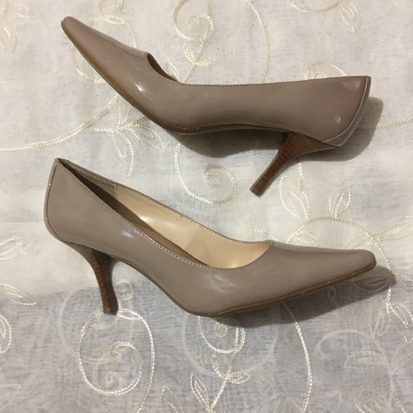 Shoe - Picture 2 of 4